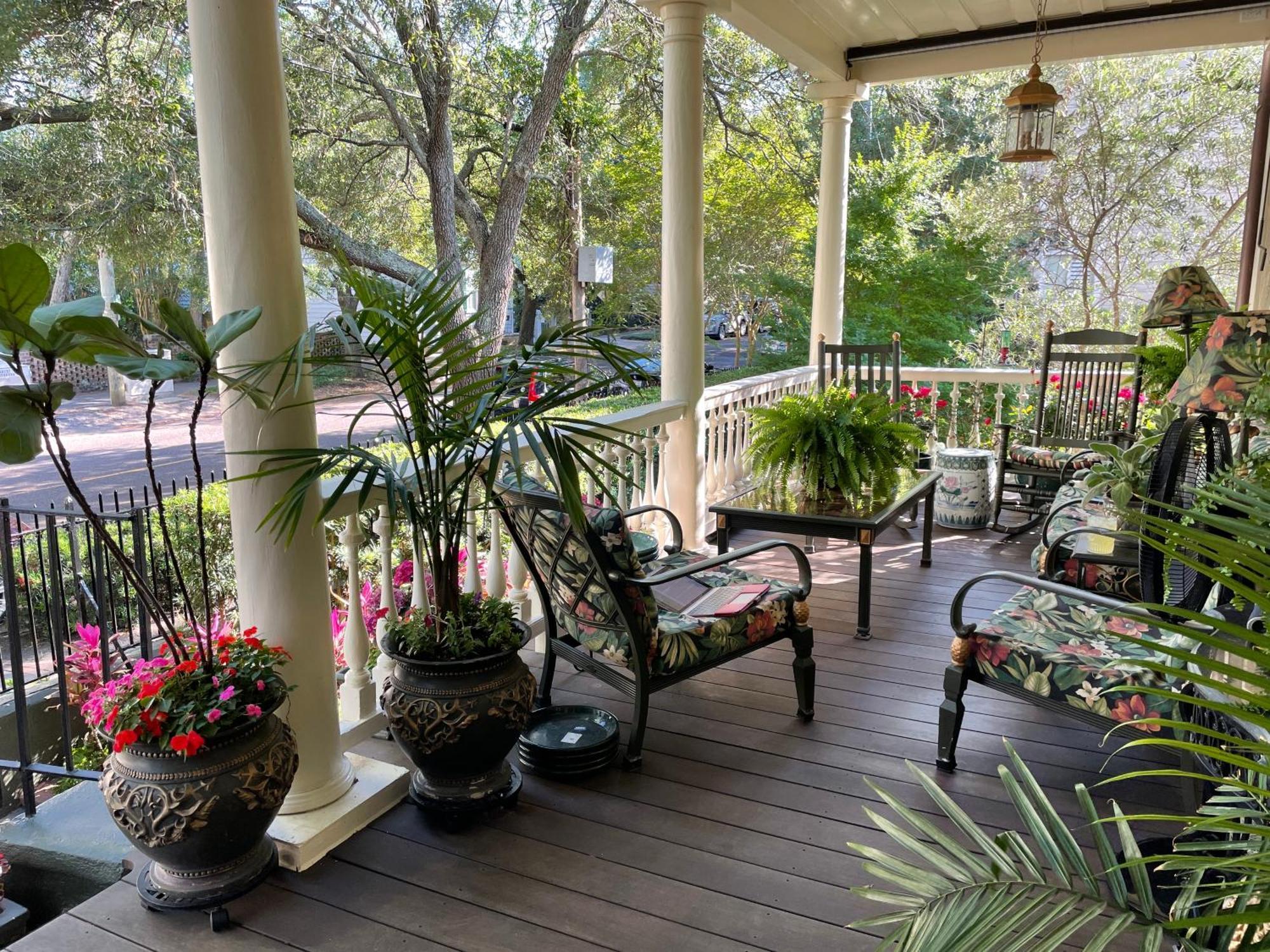 22 Charlotte Bed & Breakfast ชาร์ลสตัน ภายนอก รูปภาพ