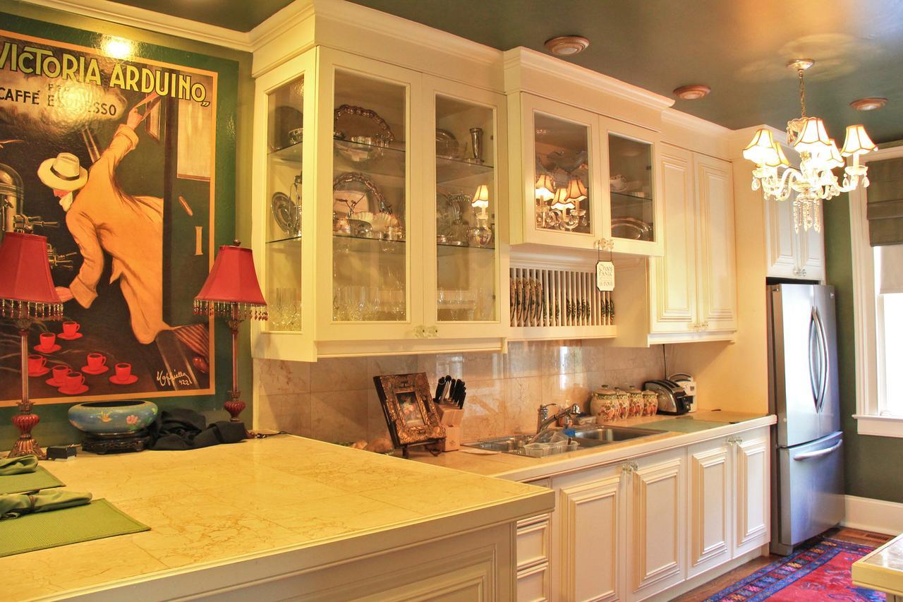 22 Charlotte Bed & Breakfast ชาร์ลสตัน ภายนอก รูปภาพ